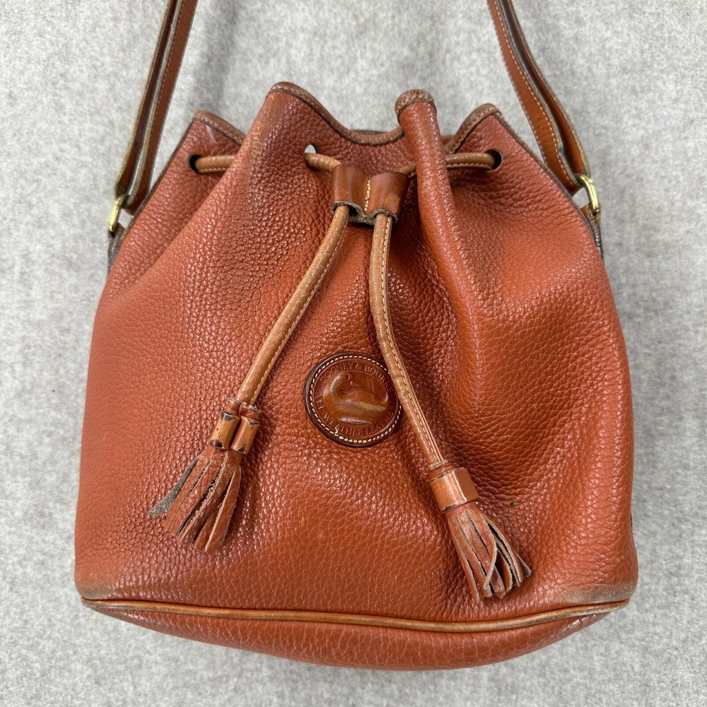 VTG DOONEY & BOURKE Tan Brown Bucket Bag Purse All Weather Leather‎ Shoulder - Picture 2 of 14